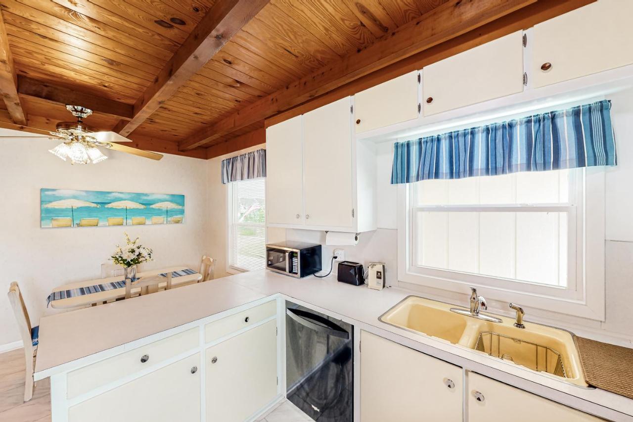 Ginny'S Coastal Cottage остров Оук Екстериор снимка